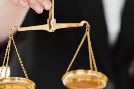 催收公司领导收员工钱：揭秘行业潜规则